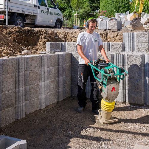 Pilonneuse AMMANN 83 kg chantier