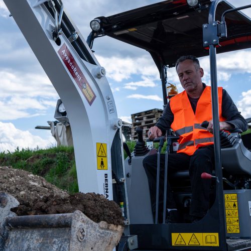 Mini Escavatore 1T – Bobcat – E-power - Noleggio